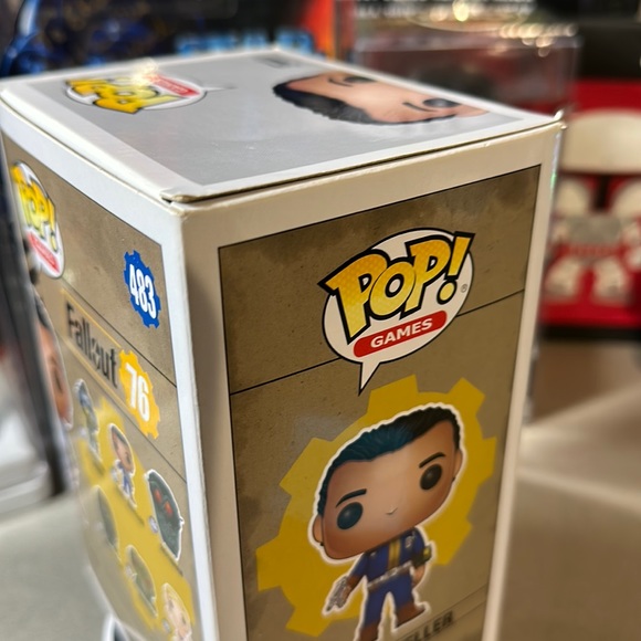 Vault Dweller 483 - Picture 4 of 5